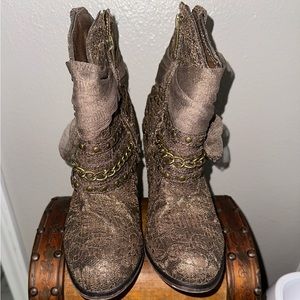 Super Cute Ankle 👢 Boots!!